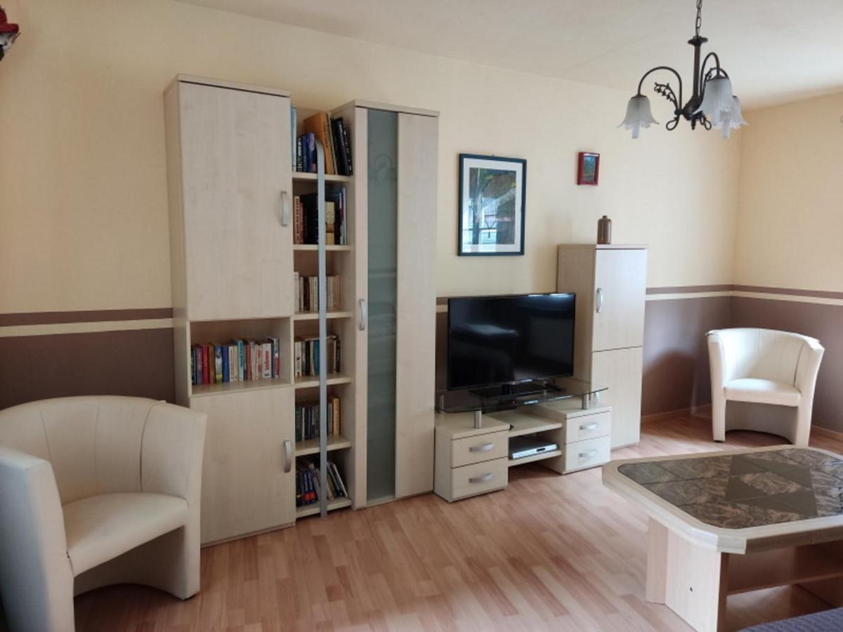 Fewo 2 Im Geschenkehaus Apartment Моншау Екстериор снимка